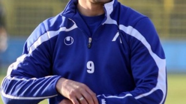 Гонзо набива канчета в Левски