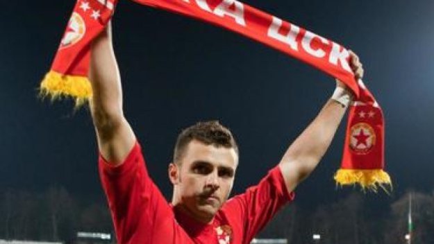 Ще има ли жесток шамар? Бивш любимец на Сектор „Г“ погна ЦСКА за тлъсти пачки