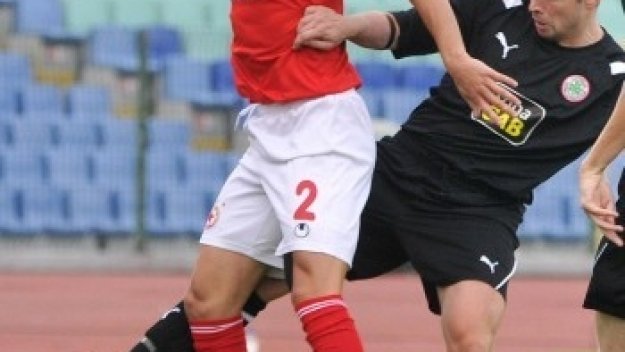 Защитник на ЦСКА отказа да стане перничанин