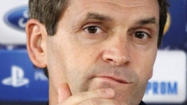 Виланова няма да гледа дербито