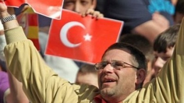 5-годишно наказание за фенове на Милоул