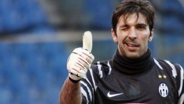 Буфон навърши 33 години