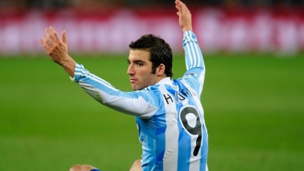 Игуаин недоволен от играта си