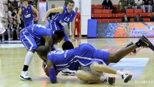 Без глоби и чистка в Левски