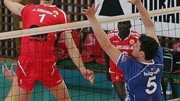 ЦСКА поведе с 2-0 победи на Левски, посегна към титлата