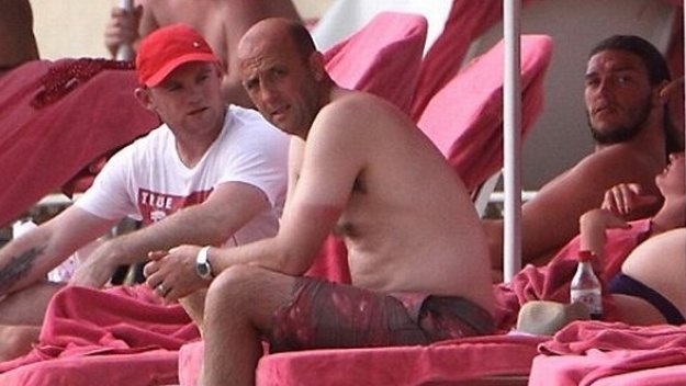 Уейн Руни и Анди Керъл отидоха заедно на море