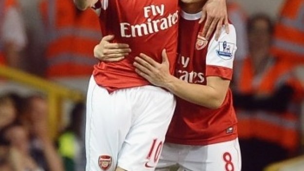 Манчестър Сити позлатява Самир Насри