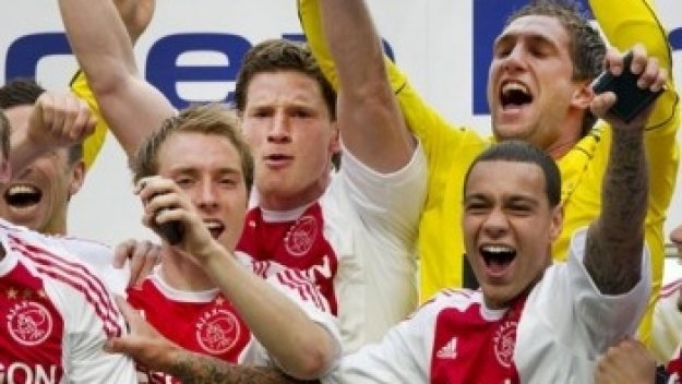 Стекеленбург изпусна титлата на Холандия + ВИДЕО