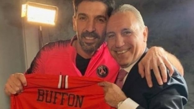 Буфон пред Стоичков: Ушатата ме държи жив за футбола, обсебен съм от нея
