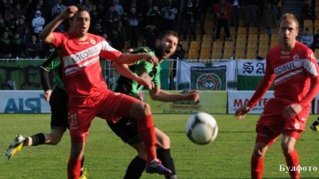 ЦСКА не се затрудни срещу Нефтохимик