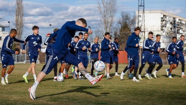 Веласкес с любопитно решение в Левски