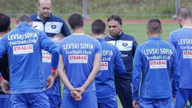 Левски замрази взимането на нов защитник