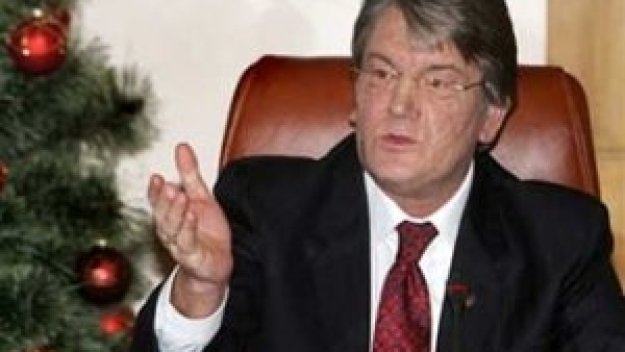 Президентът Юшченко утешава националите