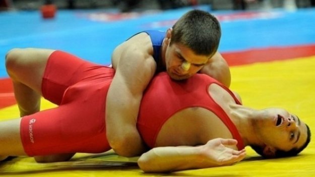 Босът на борбата бесен, ще реже съдийски глави