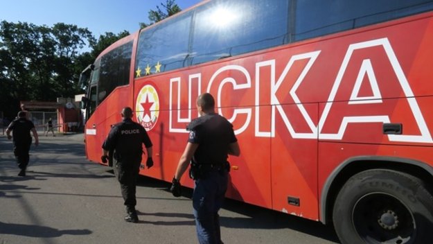 ЦИРК: Полицията изведе автобуса на ЦСКА