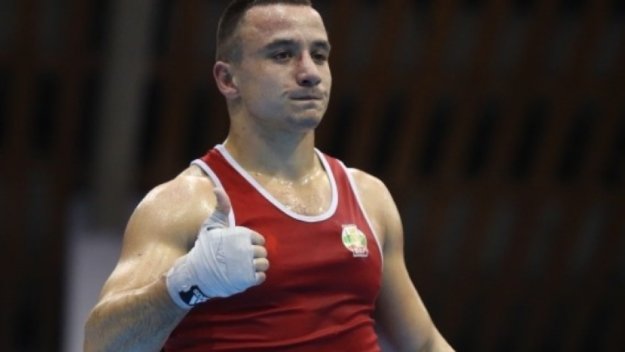 Първа победа за Панталеев на Световното по бокс