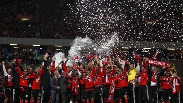 Бенфика грабна купата на Лигата в Португалия