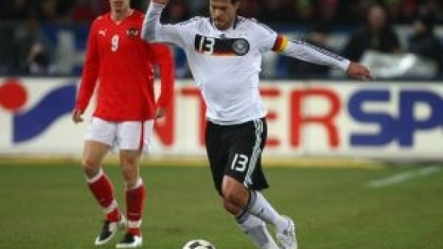 Германия размаза Австрия 3:0 за едно полувреме
