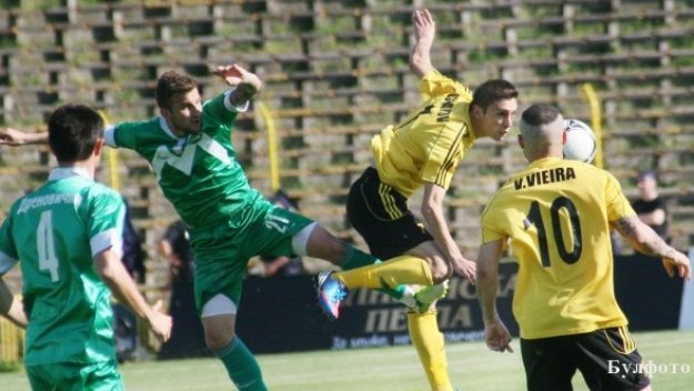 Ботев Пловдив разби на пух и прах Пирин