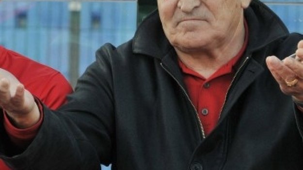 Колумбийски национали идват на &quot;Армията&quot;