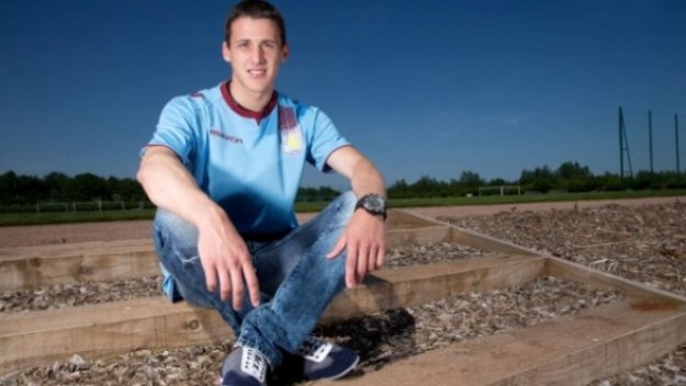 ОФИЦИАЛНО: Александър Тонев премина в Астън Вила