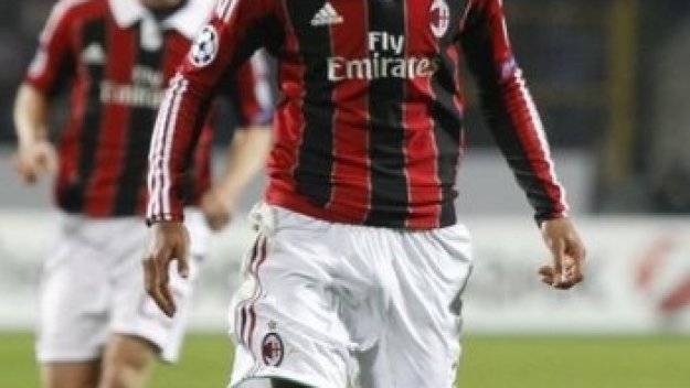 Милан ще използва Емануелсон като разменна монета