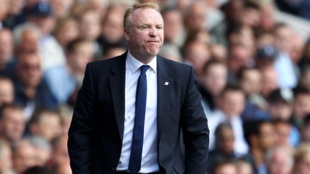 Алекс Маклийш: Може да привлека футболисти на Бирмингам във Вила