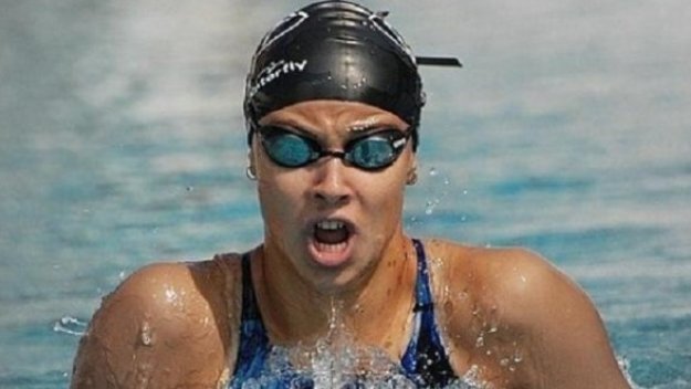 Екатерина Аврамова последна в серията на 200 м гръб