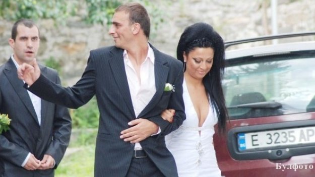 Братът на Бербатов на съд за шофиране без книжка