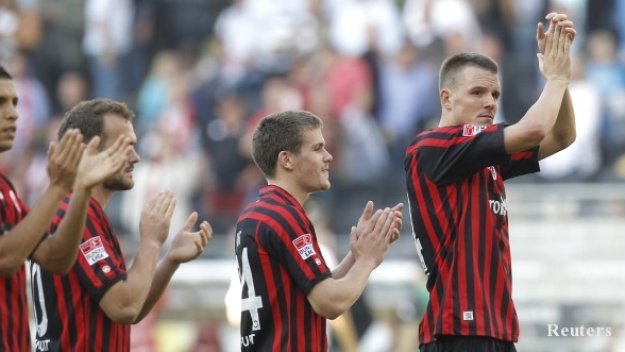 Айнтрахт се върна към победния път след обрат над Фрайбург