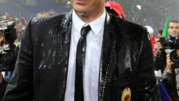 Милан отмъкна бранител на Порто