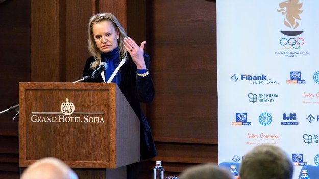 Нов скандал: Стефка Костадинова отново се заяде с Весела Лечева