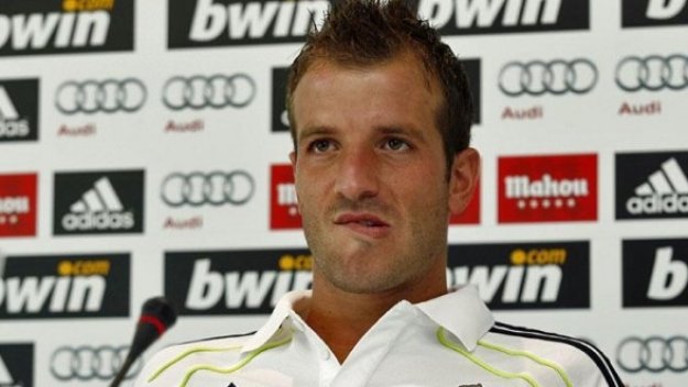 Тотнъм почти уреди Ван дер Ваарт