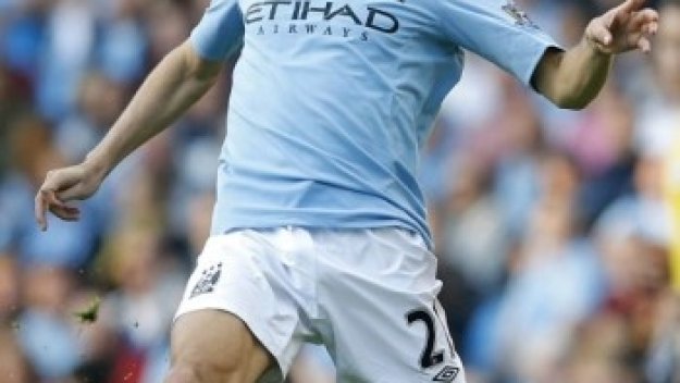 Давид Силва преподписа със Сити до 2017 година