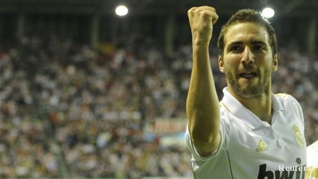 „Бернабеу” поиска от Игуаин да остане