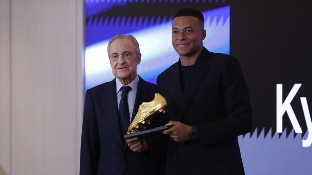 Мбапе: Далеч съм от Роналдо