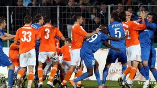 Турчин идва за играчи на Левски и Литекс