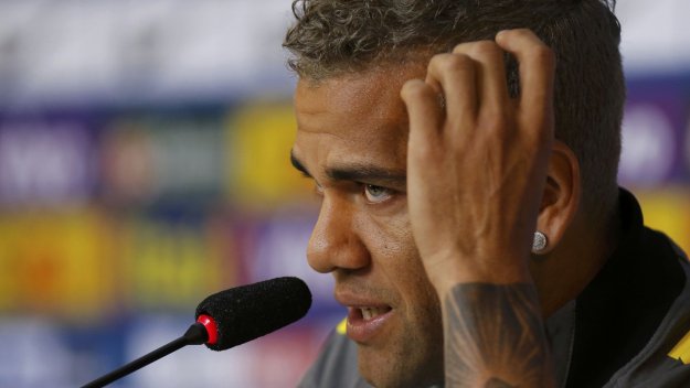 Дани Алвес: Ако зависи от мен бих останал