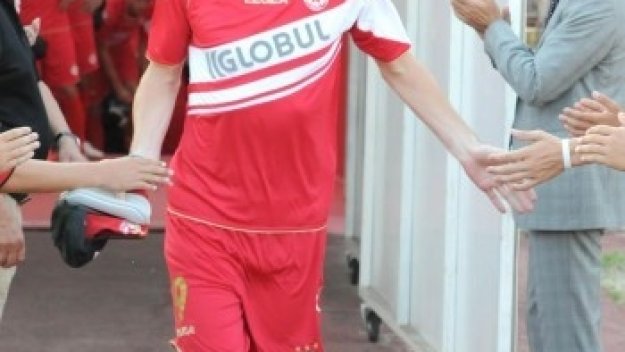 Освободеният от ЦСКА Шеридън прави фурор в Шотландия