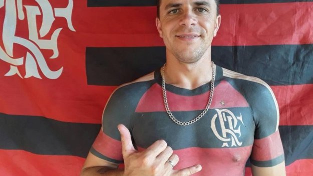 Фен си татуира…фланелката на Фламенго