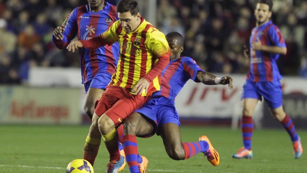 Меси стигна 400 мача за Барса