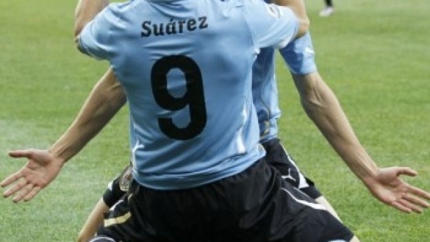 Суарес и Кавани флиртуват с ПСЖ