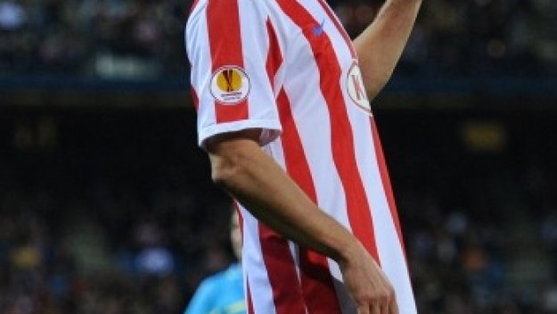 Уйфалуши подписа за 2 години с Галатасарай