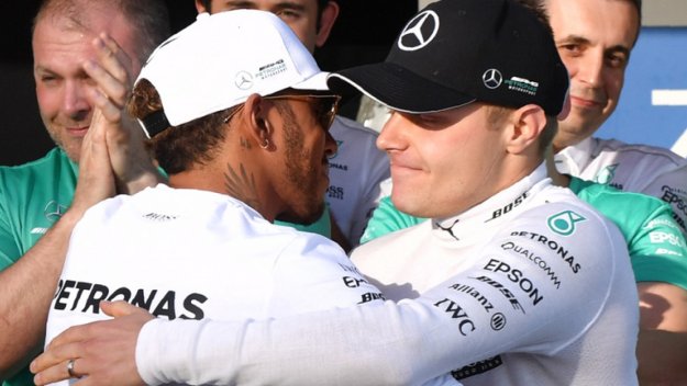 В Мерцедес спокойни за отношенията между Люис и Валтери