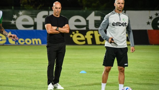 Латино Берое: Густаво Араголаса горд от футболистите