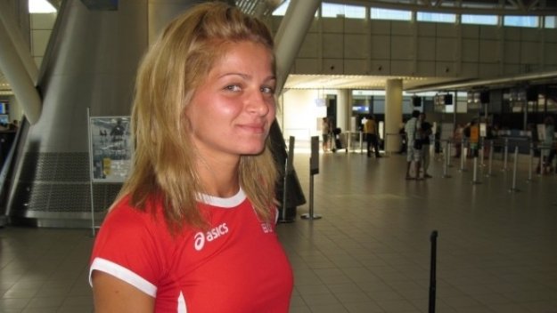 Родна атлетка си пожела късмет преди отпътуването си за Лондон