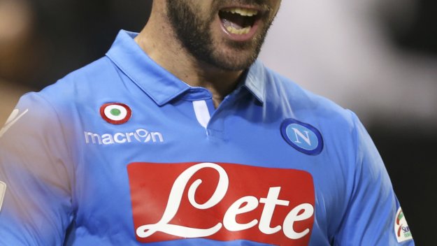 Игуаин: С тази игра Наполи може да победи всеки