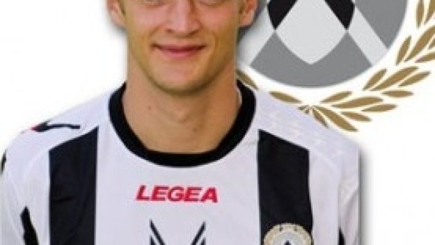 Удинезе размотава &quot;армейците&quot; за защитник