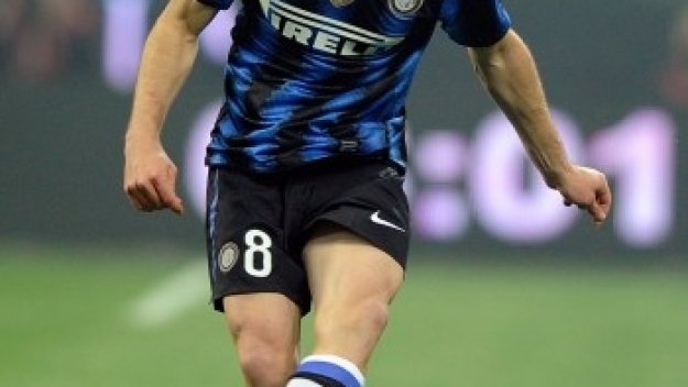 Арсенал се насочи към Тиаго Мота, след като загуби битката за Алварес