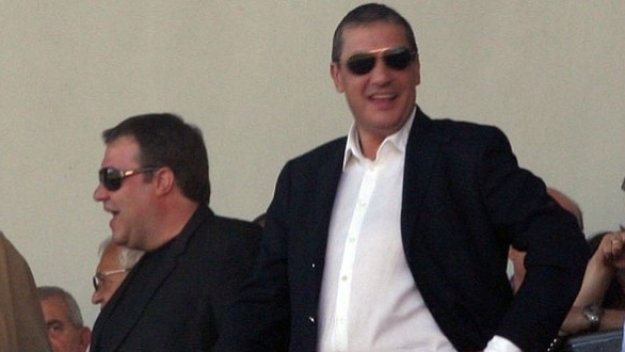 Гащите на червените - също под запор